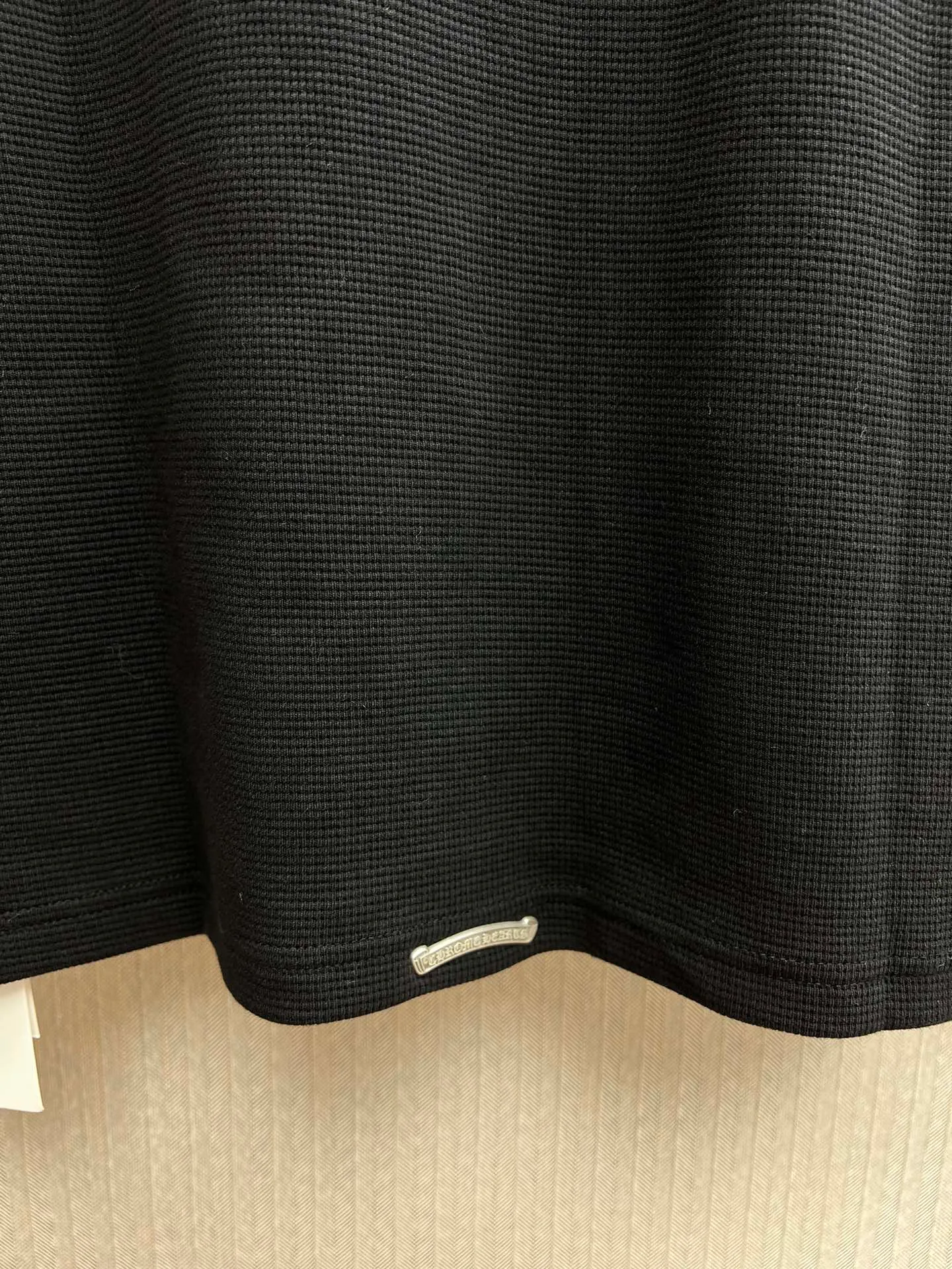 🅿️440 Crow Heart 25SS leather henley collar waffle sweatshirt. The fabric is made of 350g cotton waffle double-layer material before washing. Size: S.M.L